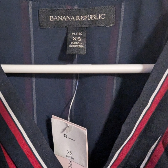 Banana Republic women's sleeveless top XS petite v neck red Stripe w-209 - Picture 4 of 7